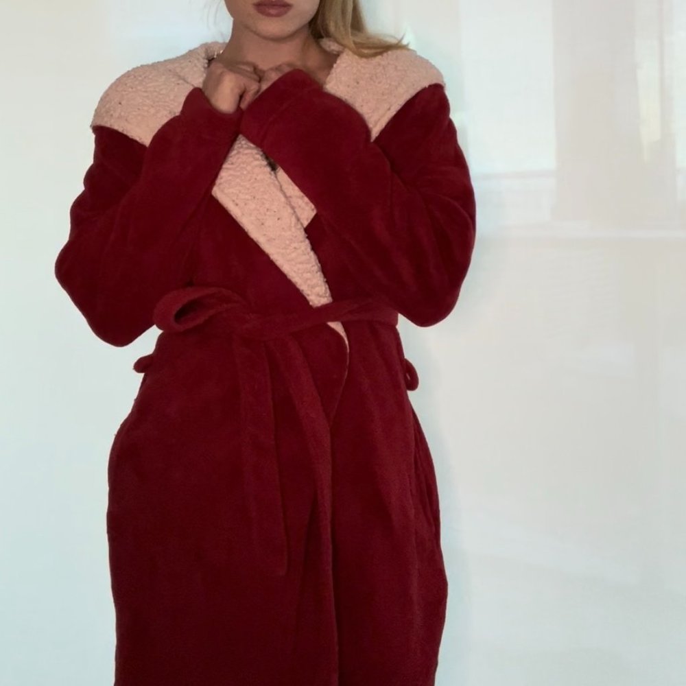 Victoria's Secret Super Cozy Robe in Red, M/L